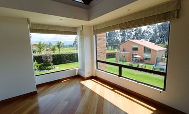 CASA EN RENTA CONJUNTO CERRADO COTA