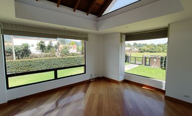 CASA EN RENTA CONJUNTO CERRADO COTA