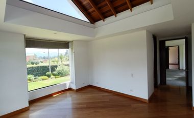 CASA EN RENTA CONJUNTO CERRADO COTA