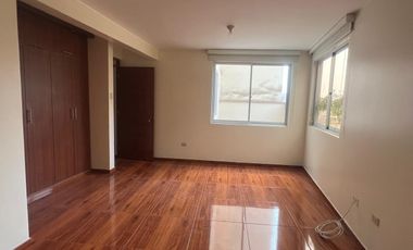 Venta De Moderno Y Hermoso Departamento