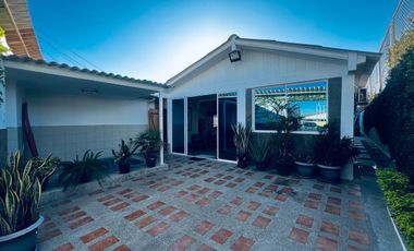 Se vende Casa en la Playa, cantón Salinas, provincia de Santa Elena