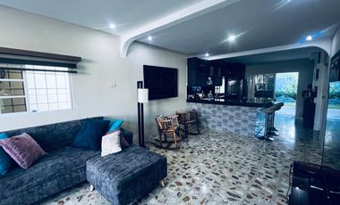 Se vende Casa en la Playa, cantón Salinas, provincia de Santa Elena