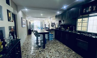 Se vende Casa en la Playa, cantón Salinas, provincia de Santa Elena