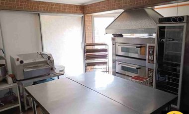 SE ARRIENDA!! GRAN PROPIEDAD CON LOCAL COMERCIAL