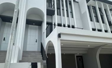 Disewakan Rumah Cluster Aether Greenwich BSD L7