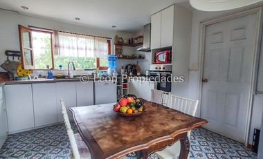 Leon Propiedades vende parcela con casa en Sector El Ajial, Curacaví.