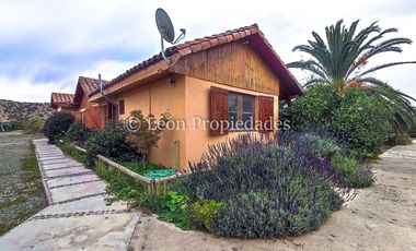 Leon Propiedades vende parcela con casa en Sector El Ajial, Curacaví.