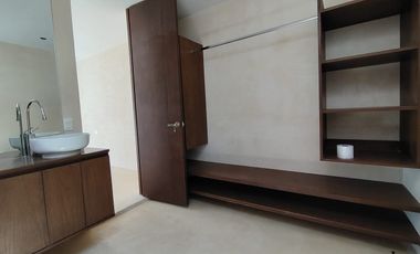 Residencia Colonial Contemporánea en el Corazón de Mérida