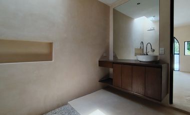 Residencia Colonial Contemporánea en el Corazón de Mérida