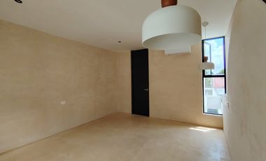 Residencia Colonial Contemporánea en el Corazón de Mérida