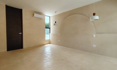 Residencia Colonial Contemporánea en el Corazón de Mérida