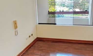Vendo departamento 2 dormitorios frente a parque Chacarilla