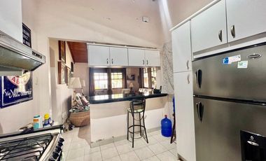 CHIPIPE: VENDO CASA ESQUINERA CERCA DEL MAR