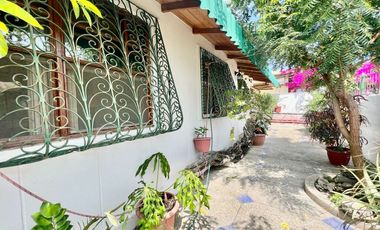 CHIPIPE: VENDO CASA ESQUINERA CERCA DEL MAR