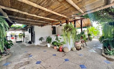 CHIPIPE: VENDO CASA ESQUINERA CERCA DEL MAR