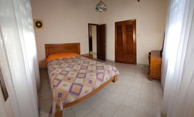 CHIPIPE: VENDO CASA ESQUINERA CERCA DEL MAR