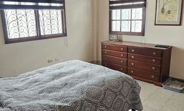CHIPIPE: VENDO CASA ESQUINERA CERCA DEL MAR