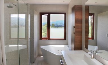 HERMOSA CASA DE LUJO DE VENTA EN PUEMBO!!