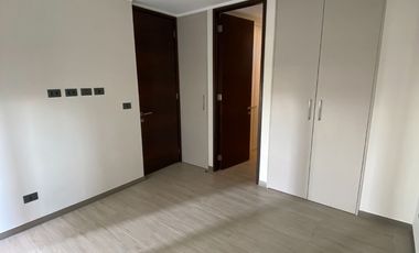 Amplio departamento 2D/2B en Macul