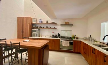 Renta de casa en cuernavaca en Fracc lomas de vista hermosa . seguridad 24 hrs