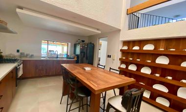 Renta de casa en cuernavaca en Fracc lomas de vista hermosa . seguridad 24 hrs