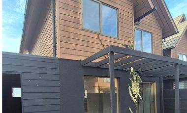 Arrienda casa 5 dormitorios en Lomas San Sebastián, Concepción.