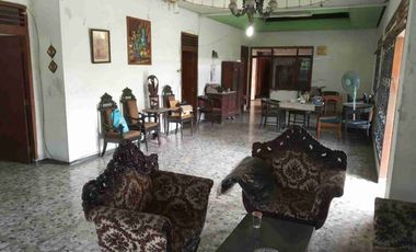 Rumah Hitung Tanah Dijual Di Ketintang Dekat Kampus UNESA
