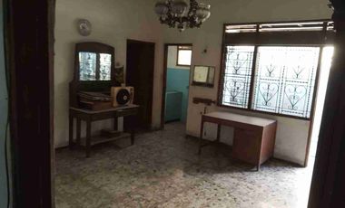 Rumah Hitung Tanah Dijual Di Ketintang Dekat Kampus UNESA