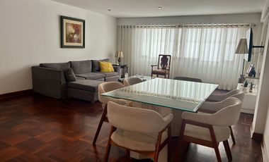 Venta Dpto. amplio de tres dormitorios, 2 cocheras en Reynaldo vivanco