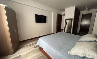 Venta Dpto. amplio de tres dormitorios, 2 cocheras en Reynaldo vivanco