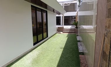 MUY LINDA CASA DE ARRIENDO EN EXCELENTE URB PRIVADA (Sector Monteserrín)