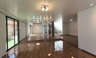 MUY LINDA CASA DE ARRIENDO EN EXCELENTE URB PRIVADA (Sector Monteserrín)
