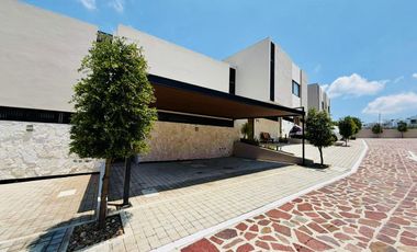 Loft de Doble Altura con jardín y Jacuzzi Privado | Huma Zibatá