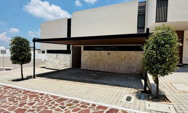 Loft de Doble Altura con jardín y Jacuzzi Privado | Huma Zibatá