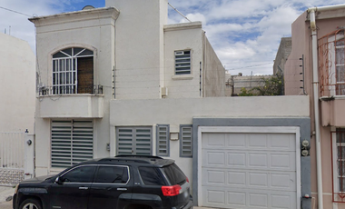 HERMOSA CASA EN VENTA, PROPIEDAD DE RECUPERACION BANCARIA.