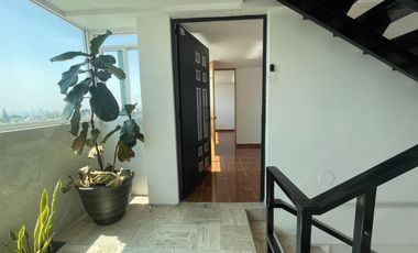 Oficina en Renta en Lomas verdes, dentro de fracc cerrado, frente Club Casablanca