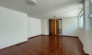 Oficina en Renta en Lomas verdes, dentro de fracc cerrado, frente Club Casablanca