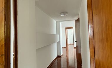 Oficina en Renta en Lomas verdes, dentro de fracc cerrado, frente Club Casablanca