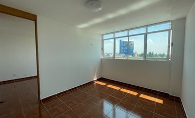 Oficina en Renta en Lomas verdes, dentro de fracc cerrado, frente Club Casablanca