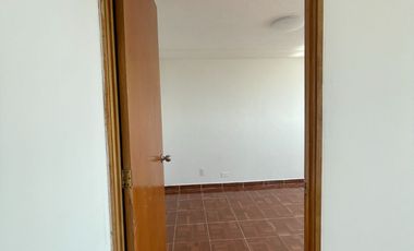 Oficina en Renta en Lomas verdes, dentro de fracc cerrado, frente Club Casablanca