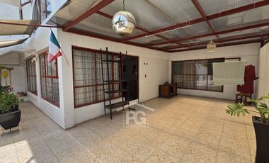 Casa en Venta | Iztapalapa | con Departamento Independiente | 5 Recámaras | 5 Estacionamientos