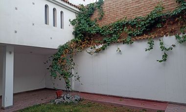 Urb. El recreo bella casa de 309.48m