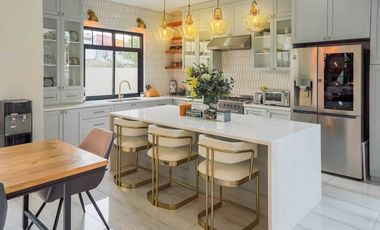 Beautiful Modern Contemporary 4BR Home in Greenwoods Executive Village