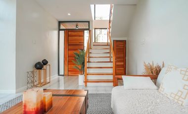 Beautiful Modern Contemporary 4BR Home in Greenwoods Executive Village