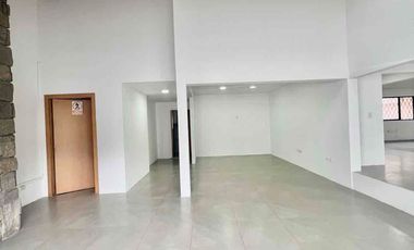 CASA EN RENTA , gran oportunidad para empresas y financieras en la ciudad de CUENCA