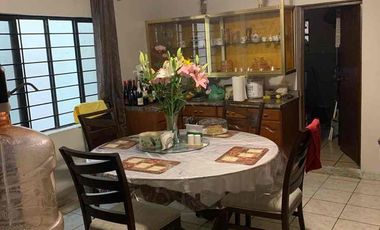 Casa en VENTA, Col Lomas Modelo Mty. (Cuartos en renta en PA)