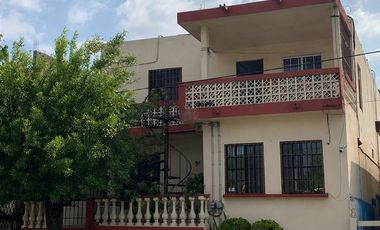 Casa en VENTA, Col Lomas Modelo Mty. (Cuartos en renta en PA)