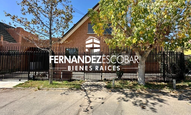 SAN FELIPE - VENDE CASA DE DOS PISOS 3D 3B 2E - COND. NALCAHUE