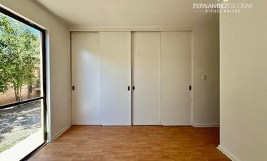 SAN FELIPE - VENDE CASA DE DOS PISOS 3D 3B 2E - COND. NALCAHUE