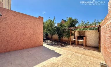 SAN FELIPE - VENDE CASA DE DOS PISOS 3D 3B 2E - COND. NALCAHUE